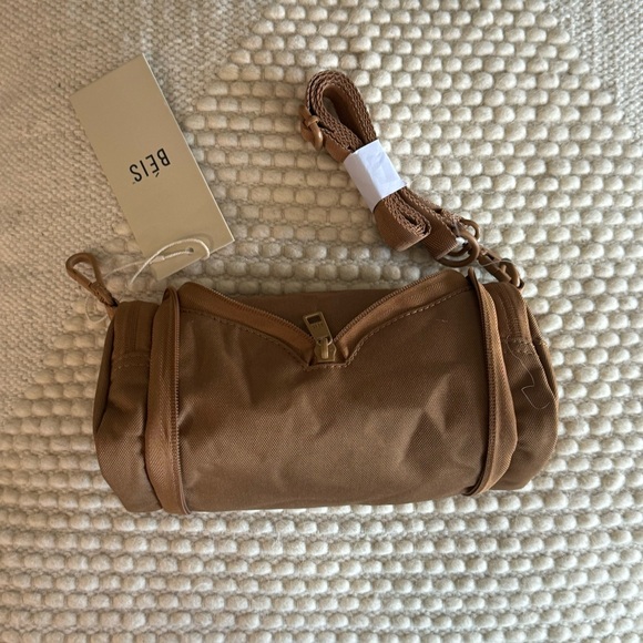 BEIS Camel Tan Expandable Crossbody Charm Bag with Adjustable Shoulder Strap nwt - Picture 5 of 12